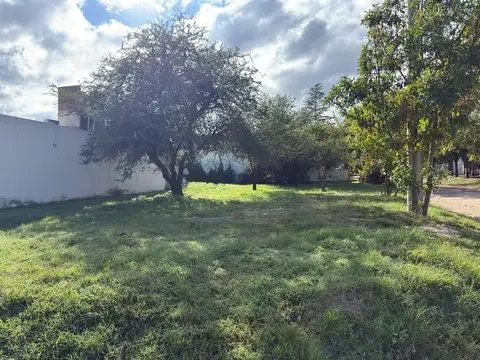 TERRENO EN ESQUINA | 360 m² | FRENTE A PLAZA | MINA CLAVERO
