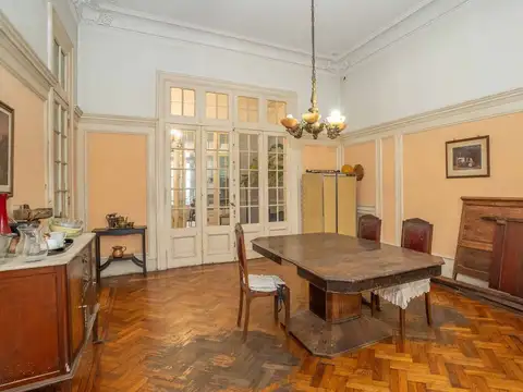 Venta -  Depto est. francés - 8 amb. - Monserrat