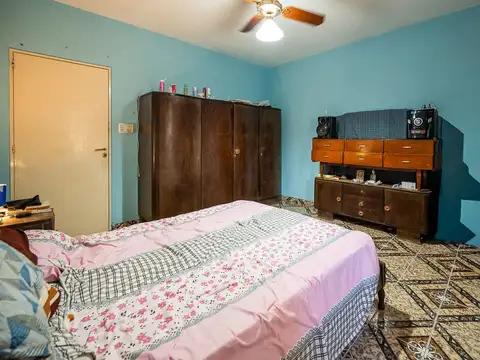 Casa 5 ambientes con 4 baños