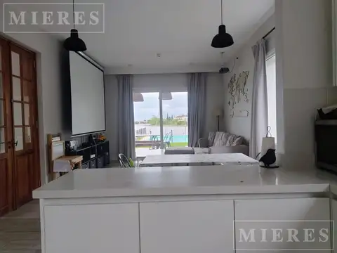 Casa en Alquiler Temporal con 3 cocheras