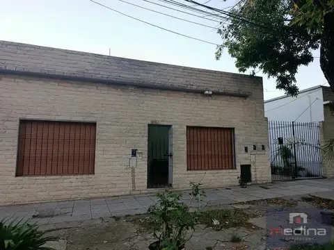 Alquiler de PH 2 dormitorios al frente con entrada independiente