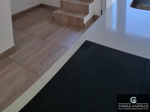 Casa en Alquiler en Castelar, $ 800.000