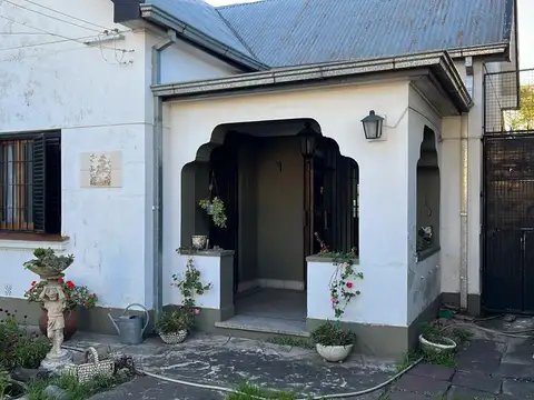 EXCELENTE PROPIEDAD EN EL CENTRO DE HURLINGHAM