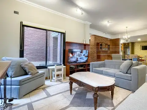 Casa 8 ambientes con 5 baños