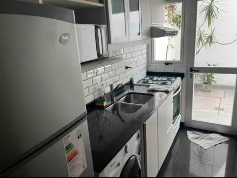 Depto Tipo Casa 2 ambientes con 1 baño