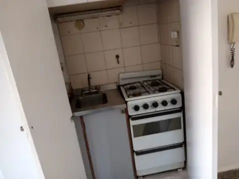 Paraguay 1900, Piso 8