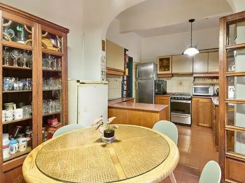 Portela 800 Flores Casa 4amb U$285.000