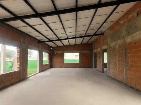 Casa 5 ambientes con 2 baños