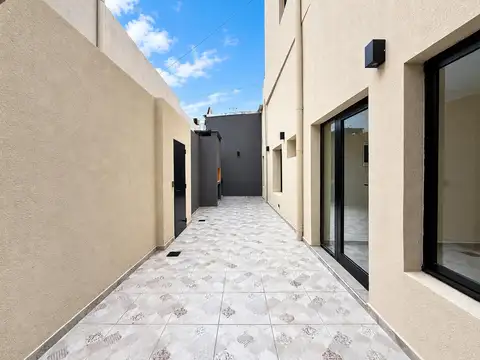 Depto Tipo Casa en Alquiler de 4 ambientes