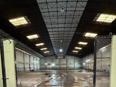 Galpón en alquiler - 2 Oficinas 3 Baños - 1.000Mts2 - Avellaneda