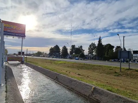 Galpon en Venta en General Roca, USD 800.000