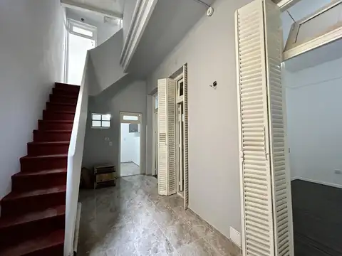 Venta PH de 3 Ambientes con espectacular Terraza Propia en Paternal. Apto Profesional y Crédito.