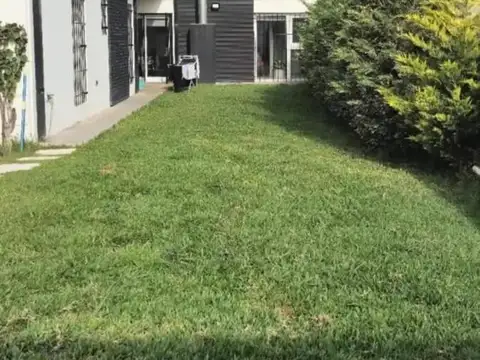 Casa en Venta - 2 Dormitorios 1 Baño - 370mts - La Plata- Los Hornos.