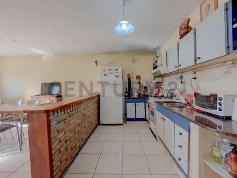 VENTA - CASA - DOS PLANTAS - 3 DORMITORIOS -COCHERA - LOCAL COMERCIAL, LAS DELICIAS, ROSARIO