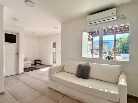 Depto Tipo Casa en Venta en Villa Adelina, USD 115.000