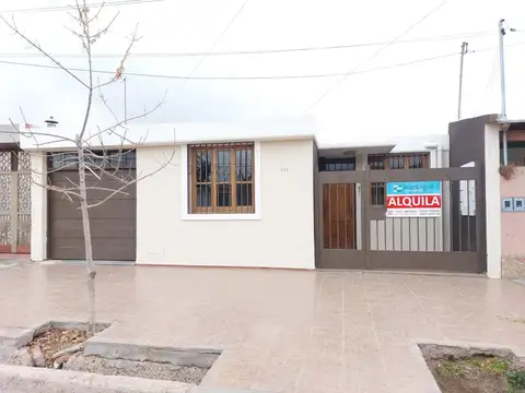 Casa en Alquiler  B° Canciller, Maipú