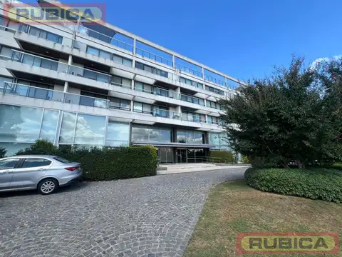 Hilton Residences Pilar Golf,