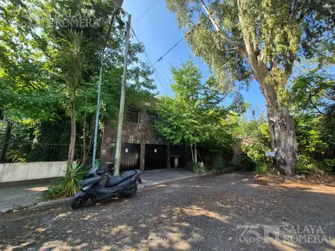 Casa 5 ambientes en Barrio Vicente López