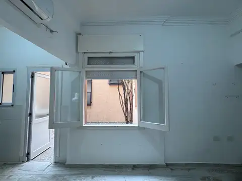 ALQUILER - PH - TRES AMBIENTES - PATIO- AIRE ACONDICIONADO - SIN EXPENSAS - MATADEROS