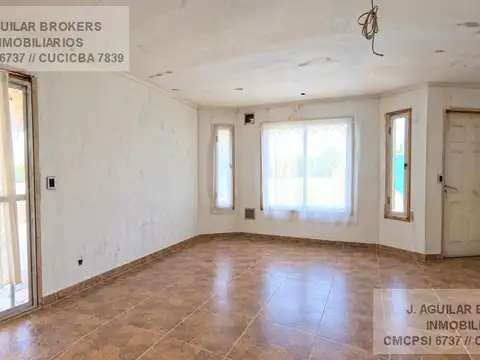 Casa en Venta con 4 cocheras