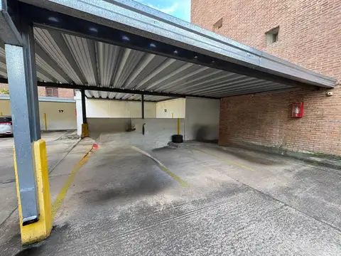 Cochera a la venta a Mtrs de Av Freyre