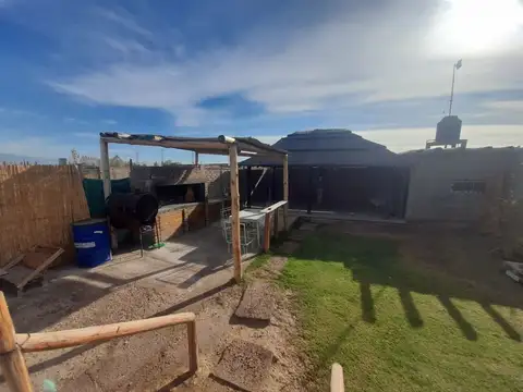 VENTA QUINCHO CON PILETA COLONIA SEGOVIA