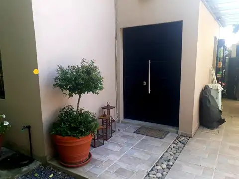 Casa en Venta en Gonnet [Cod: 2852-32]