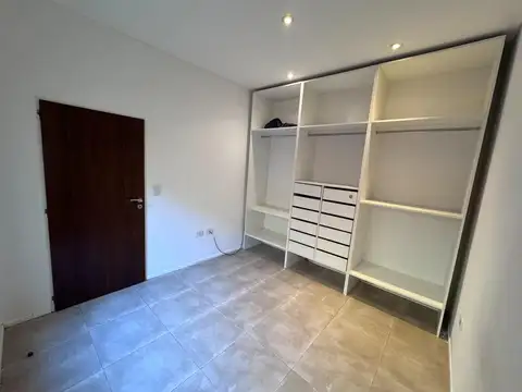 2 AMBIENTES CON PATIO -  BAJAS EXPENSAS.