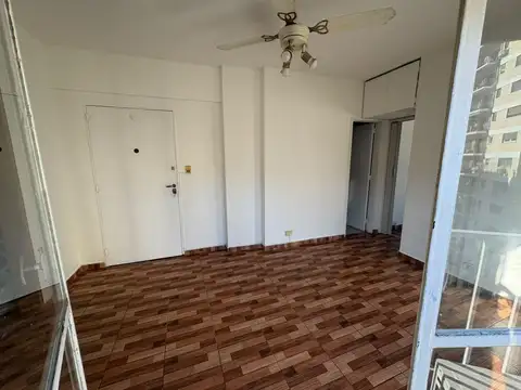 Espacioso 2 ambientes con doble balcón