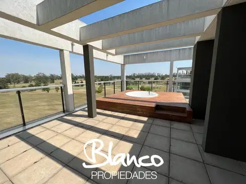 Departamento  en Venta en Pilar Golf