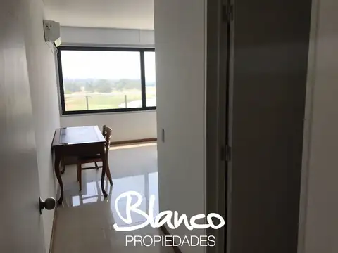 Departamento  en Venta en Pilar Golf