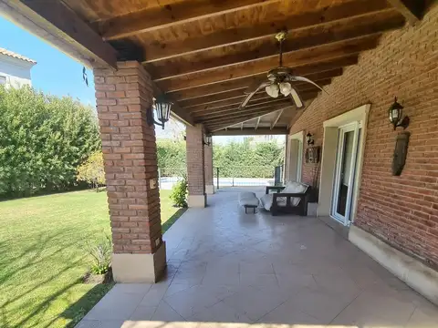 Casa en Venta en Pilar del Este - Los Jazmines, USD 250.000