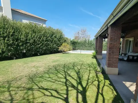 Casa en Venta con 5 cocheras