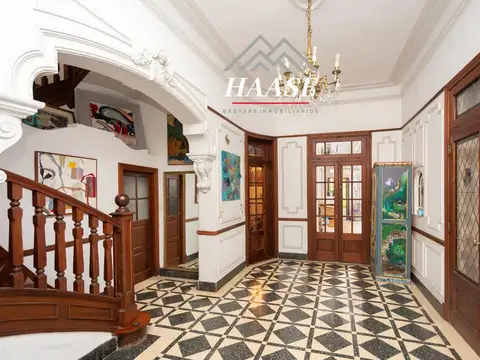 VENTA  AMPLIA  CASA-340m2- Ideal consultorios -Centro Médico