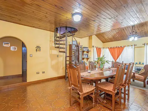 Depto Tipo Casa 4 ambientes con 1 baño