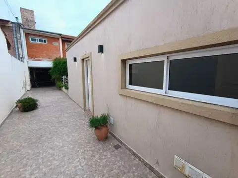Depto Tipo Casa en Alquiler en San Antonio de Padua, $ 800.000