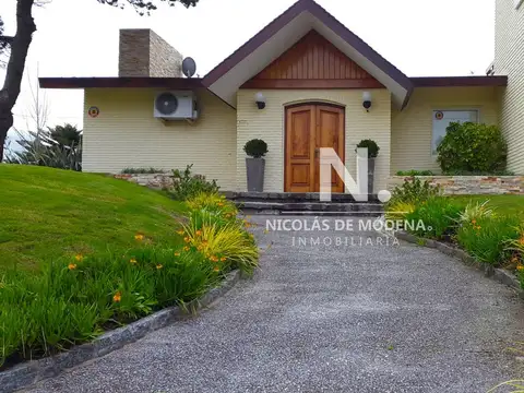 Casa en Venta en Playa Mansa, USD 960.000