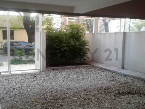 VENTA DE COCHERA DESCUBIERTA EN SAN ISIDRO