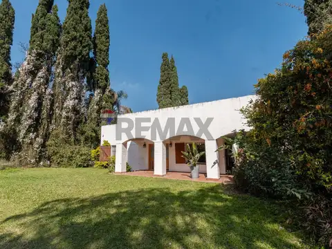 Casa 6 ambientes con 2 baños