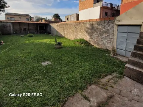 Casa 6 ambientes con 2 baños