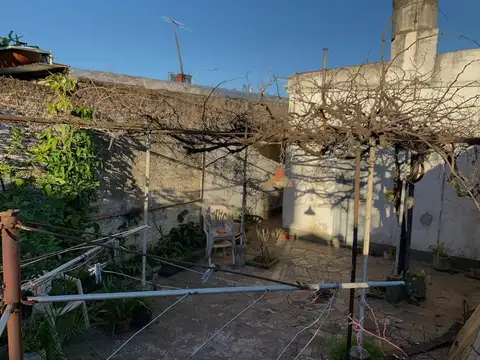 Casa 4 ambientes con 1 baño