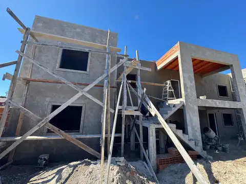 Depto Tipo Casa en Venta de 3 ambientes