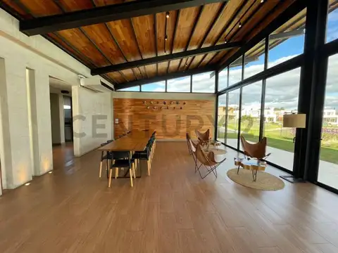 Barrio Carpinchos , Piso 0