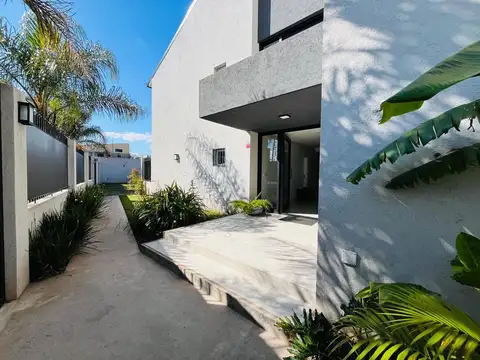 PH 2 AMB CON JARDIN EN VICTORIA COMPLEJO CERRADO