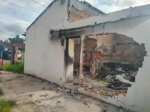 Casa 5 ambientes con 2 baños