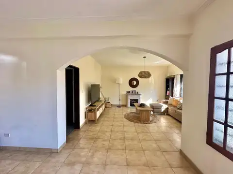 Casa 4 ambientes con 3 baños