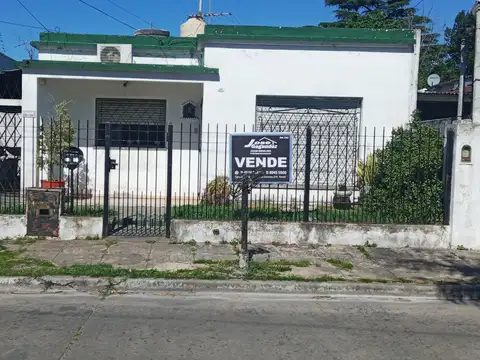 Casa en PH al frente a refaccionar