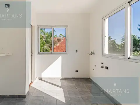 Casa 7 ambientes con 4 baños