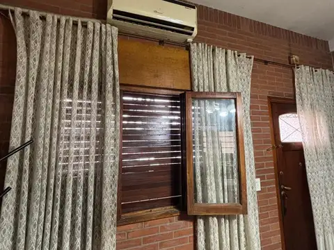 Depto Tipo Casa en Alquiler en Moron Sur, $ 1.100.000