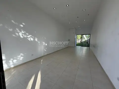 EXCELENTE LOCAL COMERCIAL EN ALQUILER ANUAL